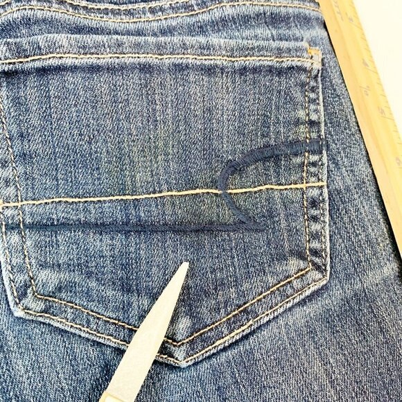 American Eagle stretch cutoff denim jean shorts - Size 6 - Picture 10 of 12